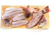 三枚におろしたゴマフエダイのフィレとアラ,カースビ,アカシビ,Mangrove red snapper