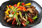「ジャンボニンニク」の芽と牛肉の炒め物